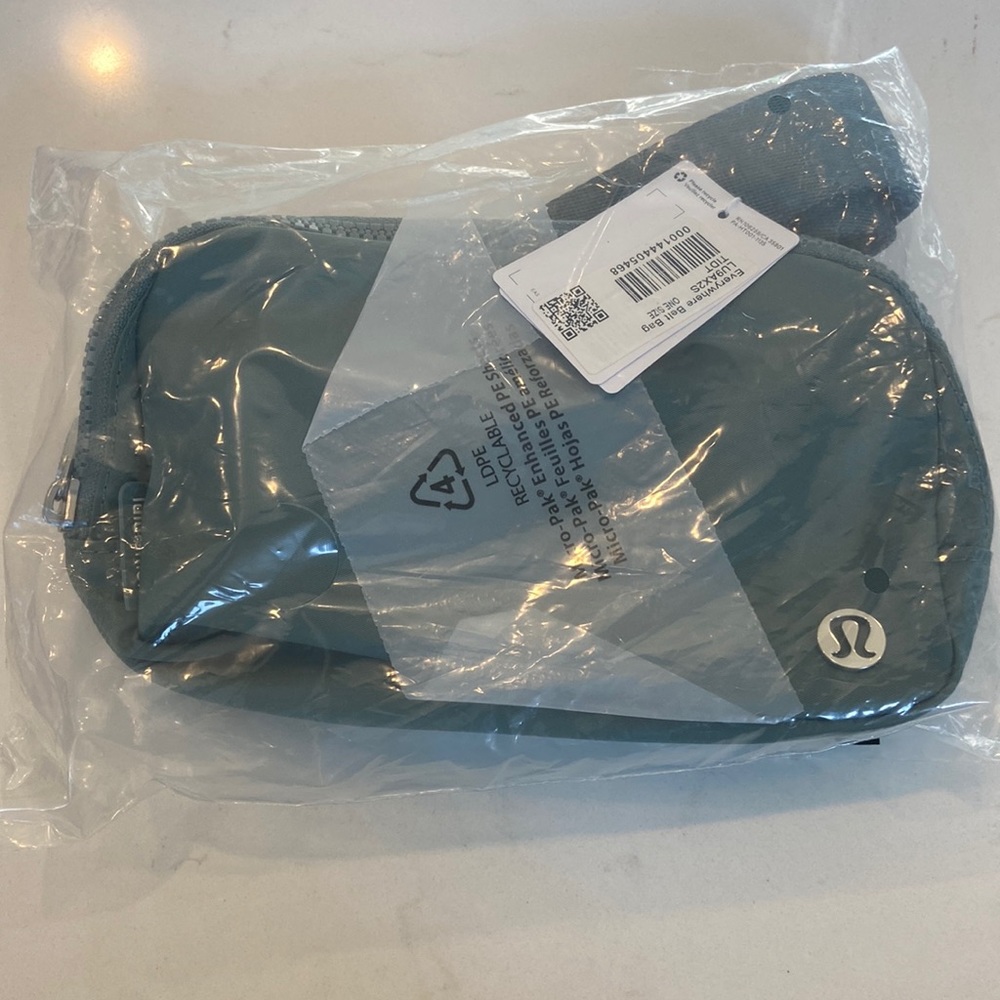 Lululemon Everywhere Belt Bag